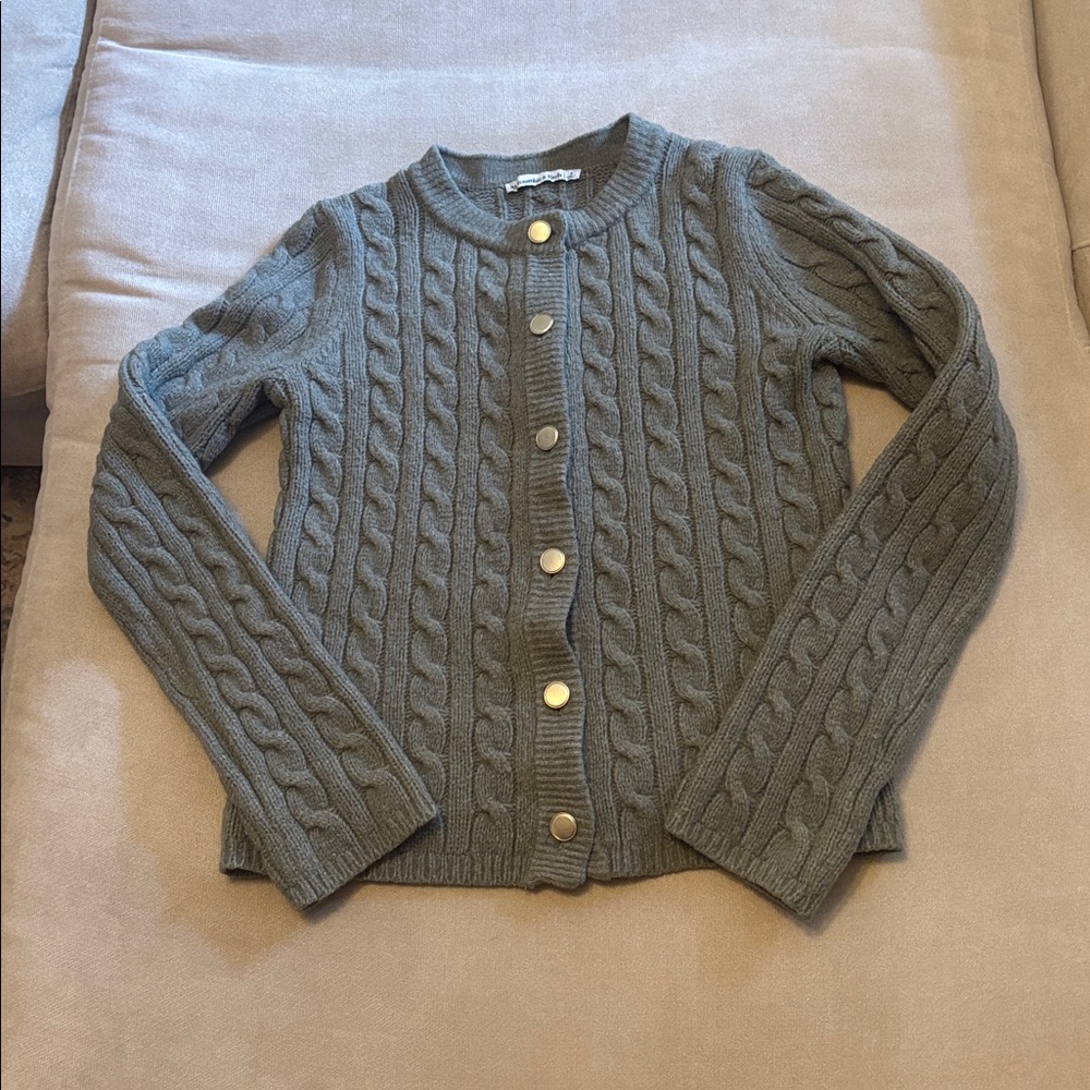 Abercrombie & Fitch Cable Knit Cardigan in Sage Green - Picture 2 of 5